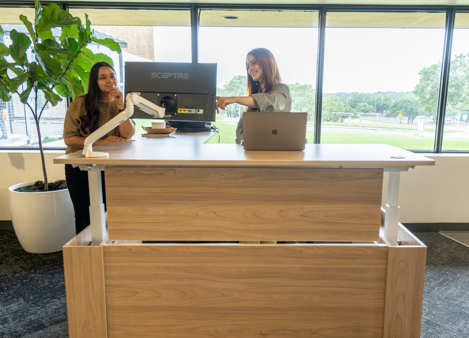 EDGE Height-Adjustable Desk L-Shape