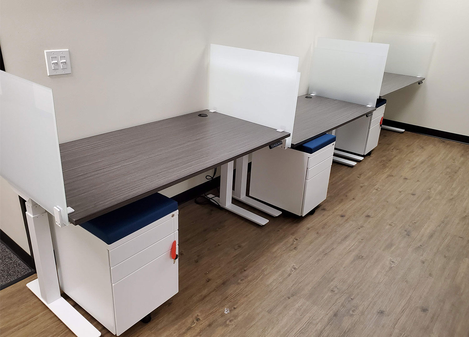 Think Desk (sit to stand)