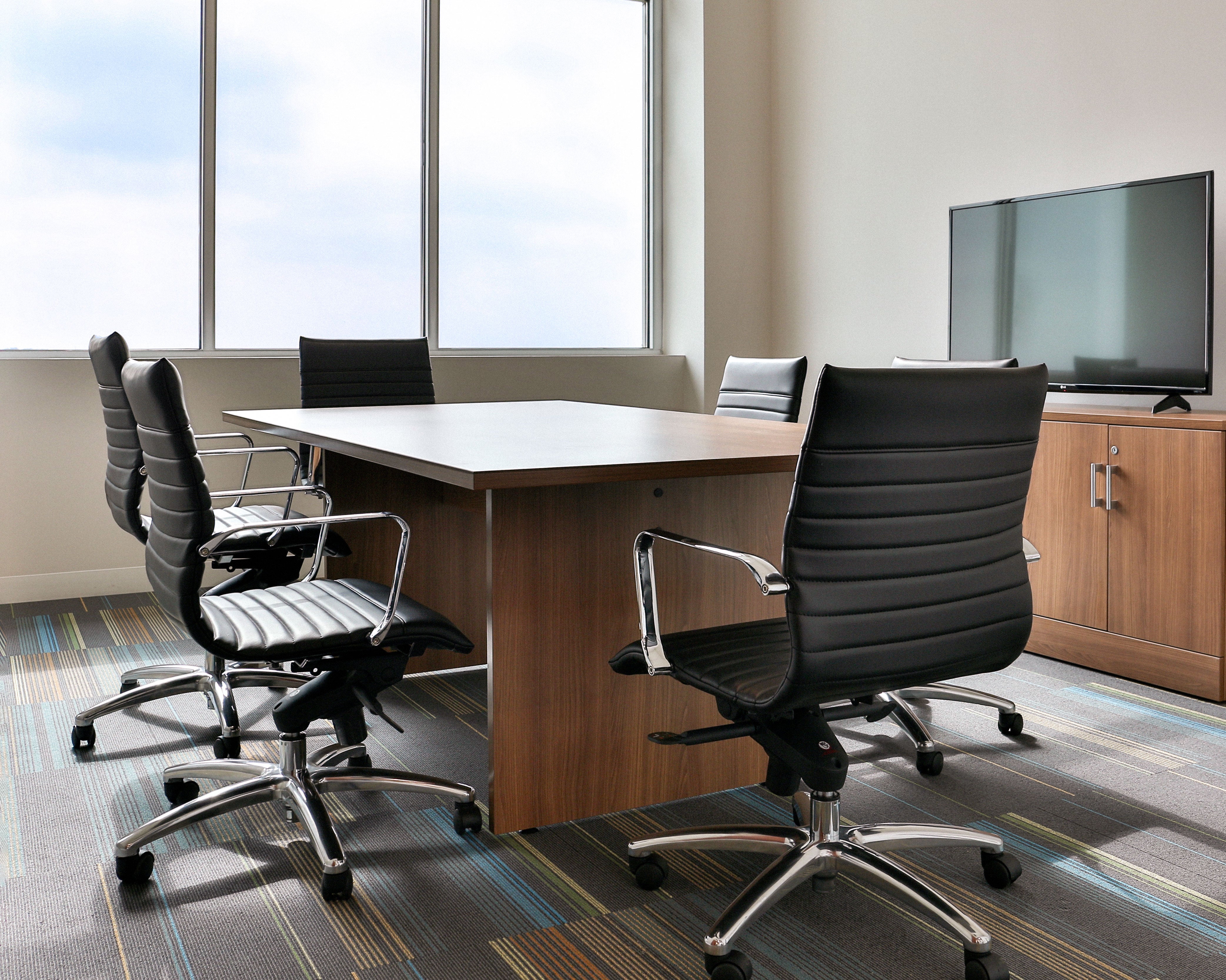 Wayfinder Mid-Back Conference Chair
