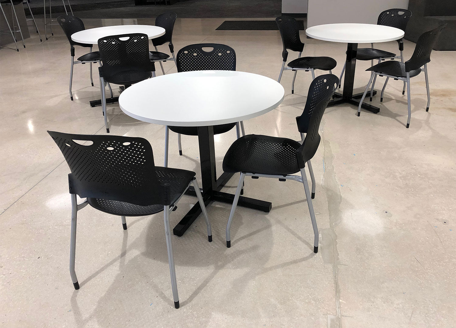 Round X-Base Multipurpose Table